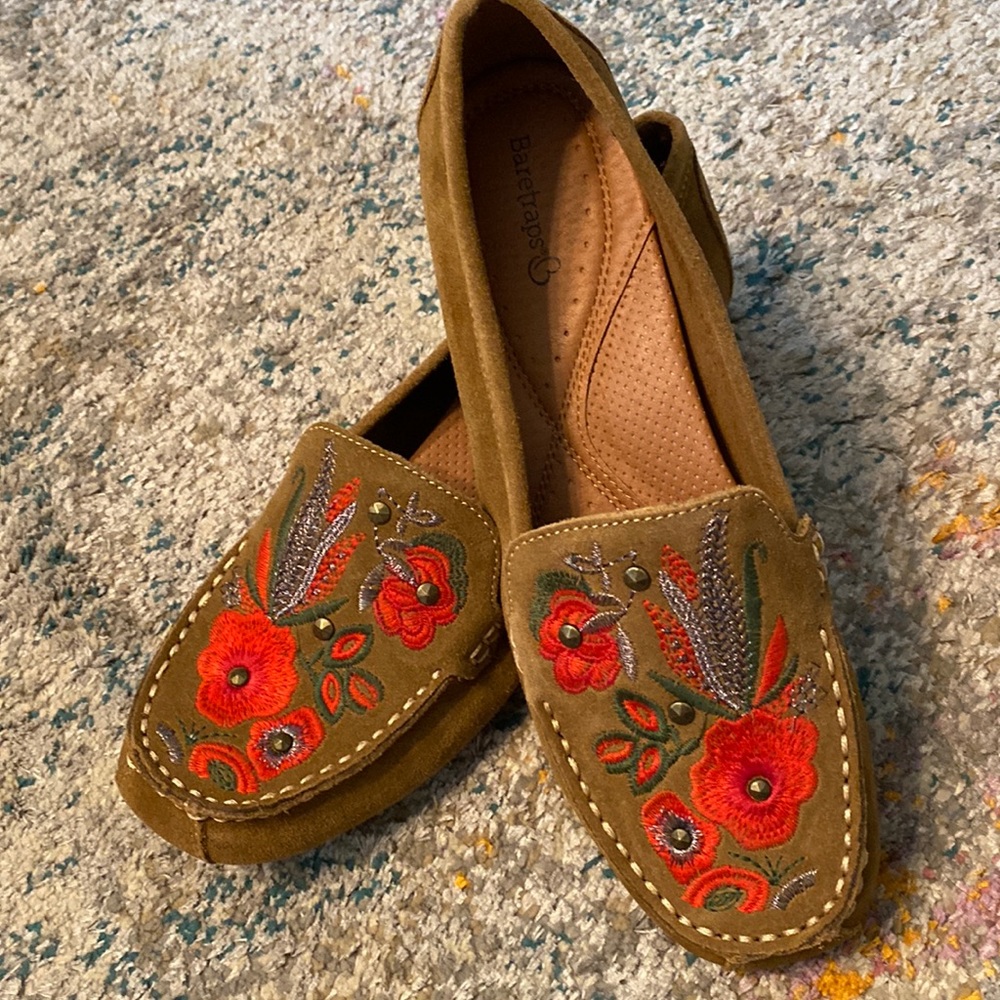 New Baretraps Otella Suede Moccasins Shoes Embroidered 9W